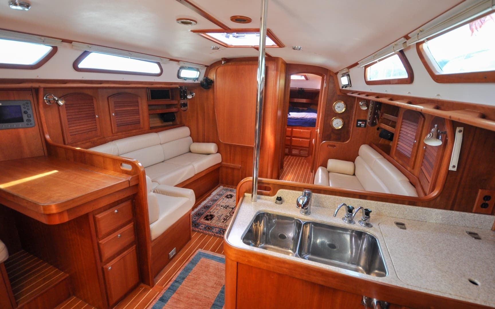 2004 Sabre 426 - Image 55