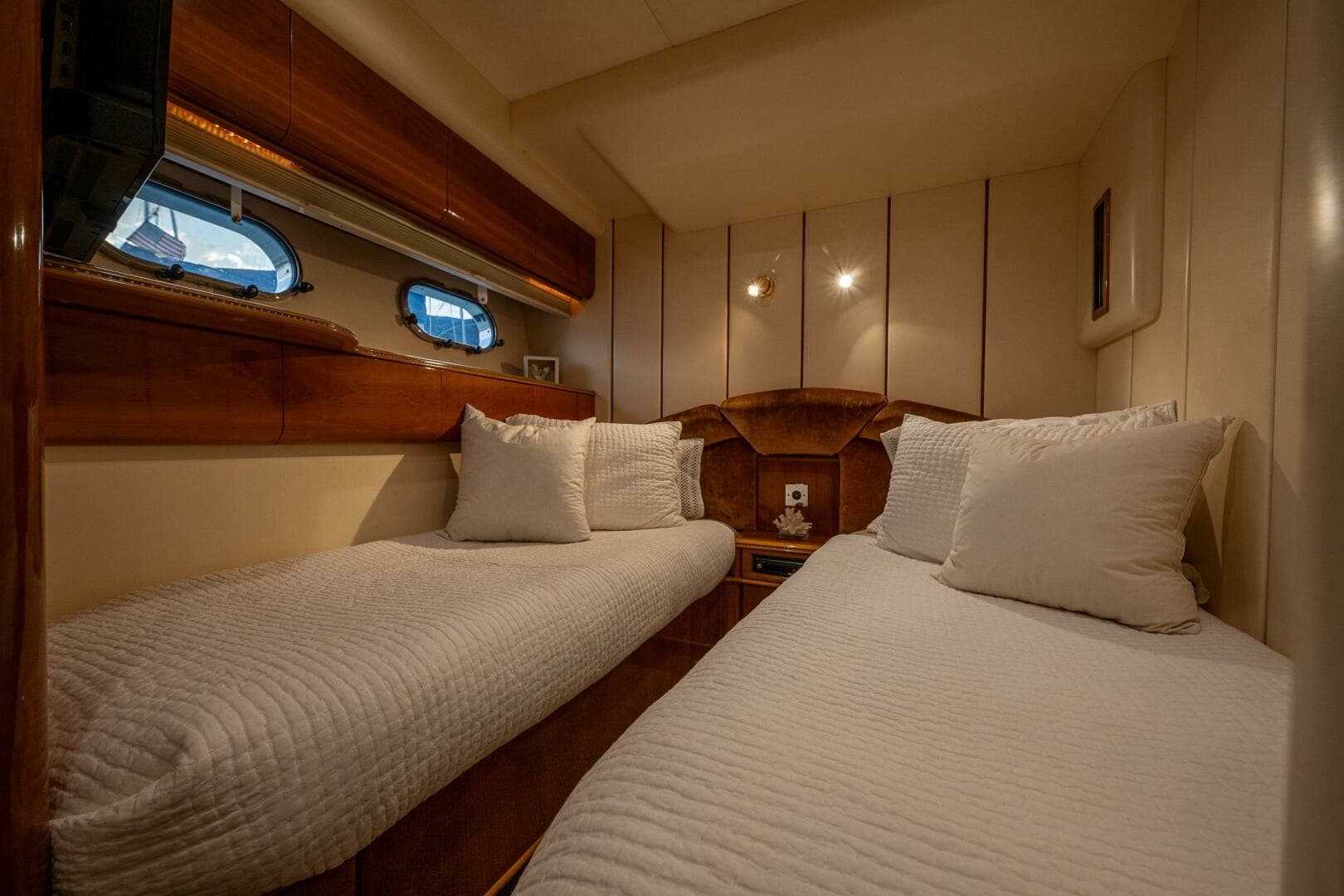 2002 Viking Princess 72 Princess Yacht - Image 59