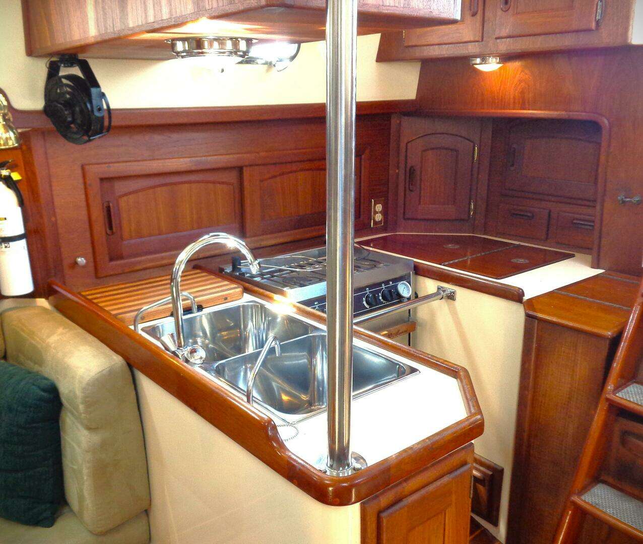 1995 Pacific Seacraft 37 - Image 4