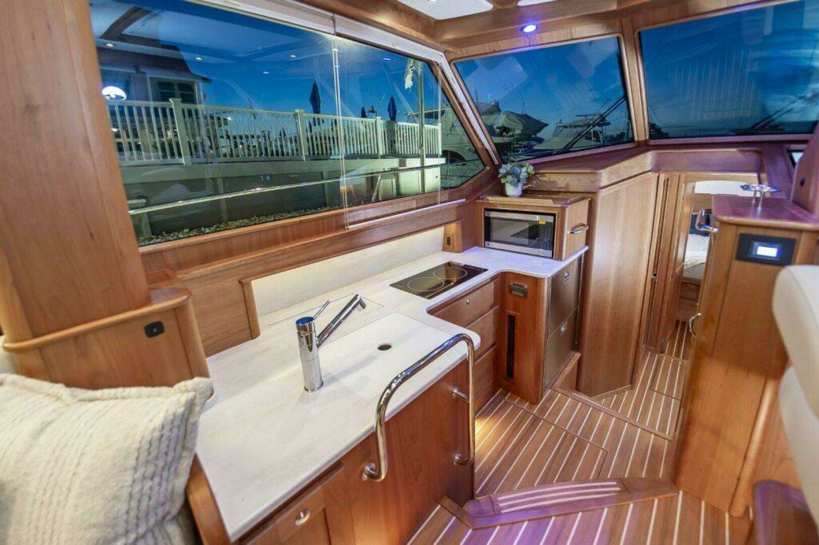 2026 Sabre 43 Salon Express - Image 29
