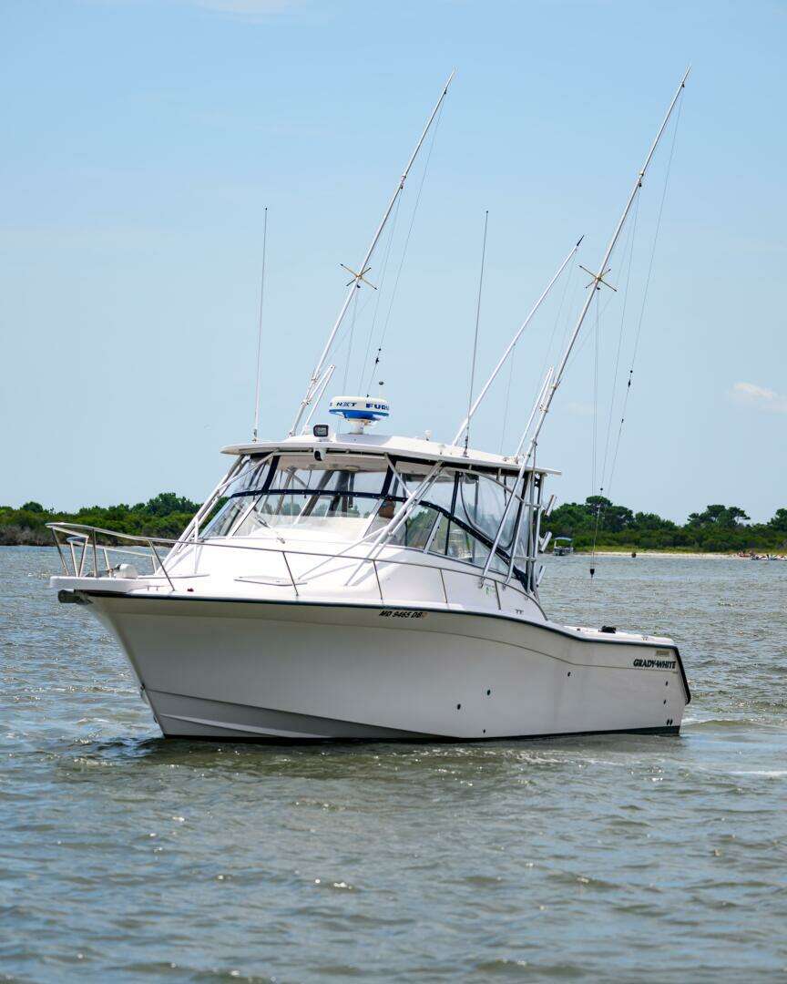 2003 Grady-White 330 Express - Image 6