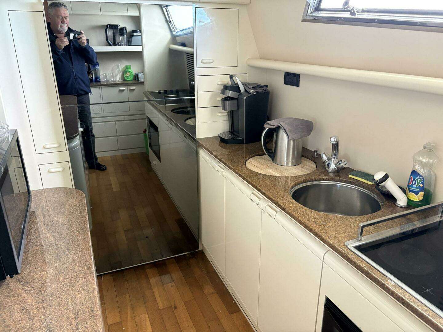 1999 Ferretti Yachts 80 RPH - Image 13