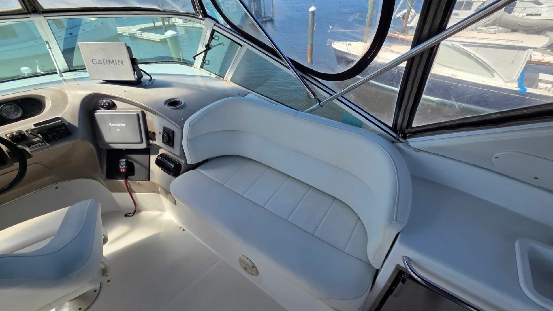 2000 Carver 450 Voyager Pilothouse - Image 46