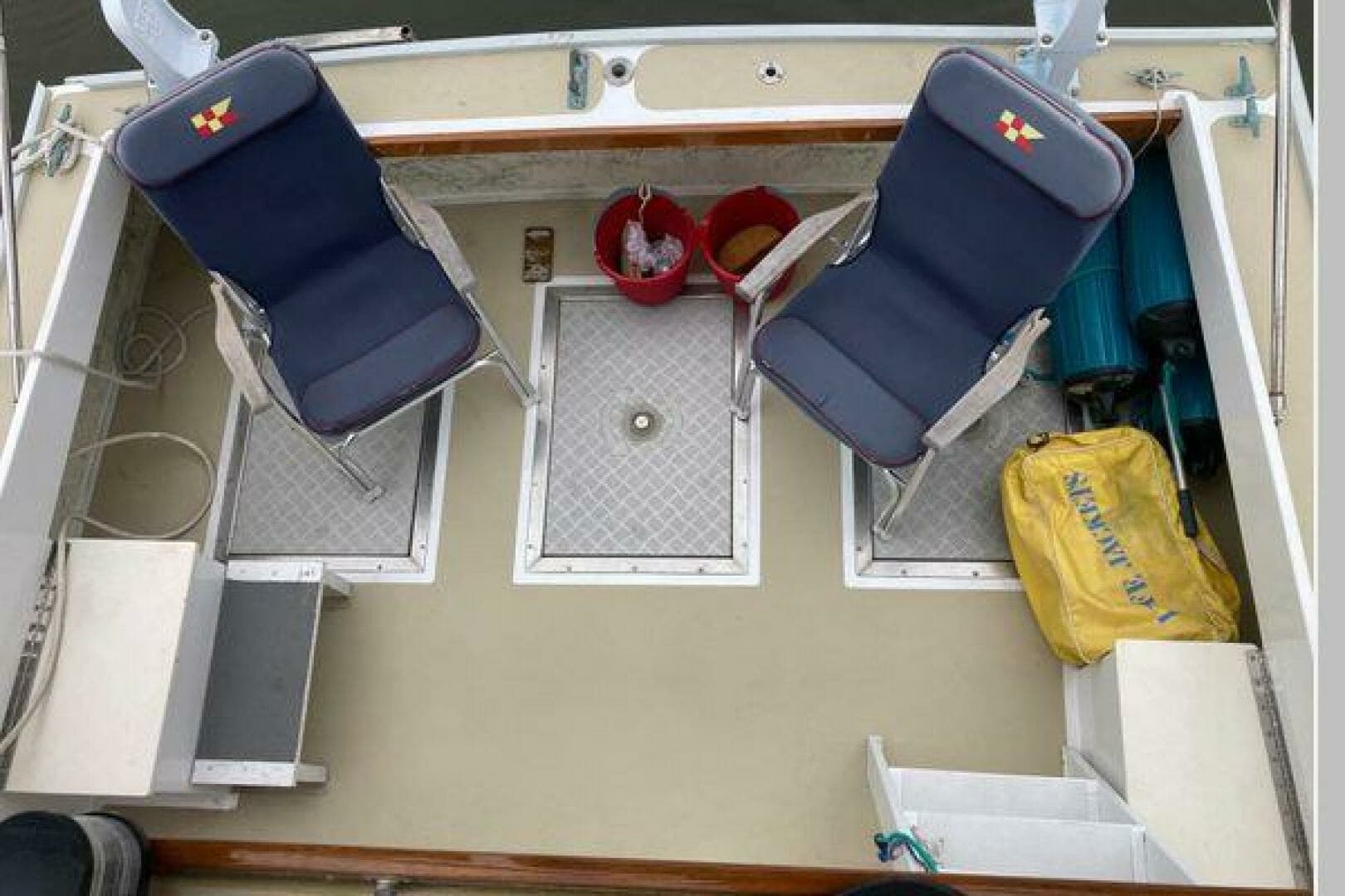 1984 Duffy Flybridge Cruiser - Image 16
