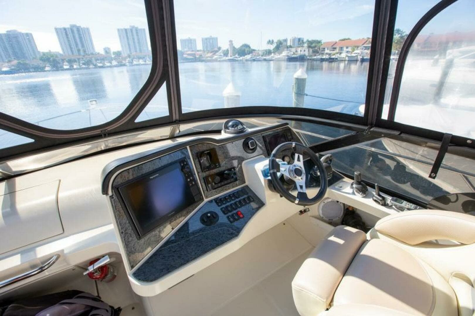2012 Carver Sojourn - Image 13