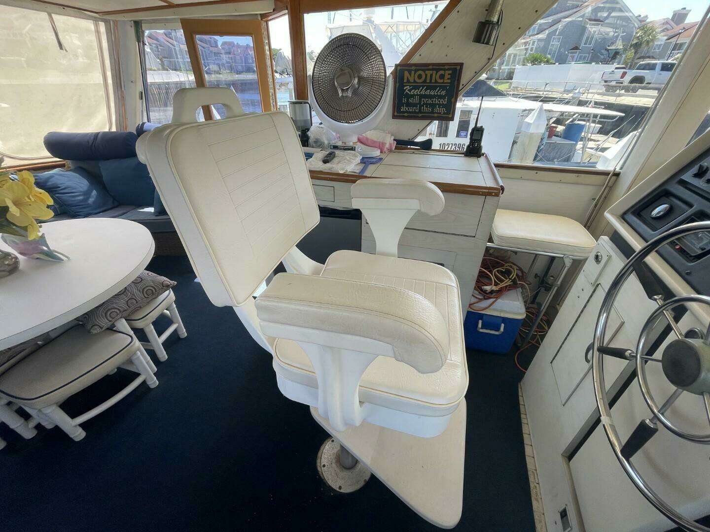 1969 Chris-Craft 47 Commander - Image 39