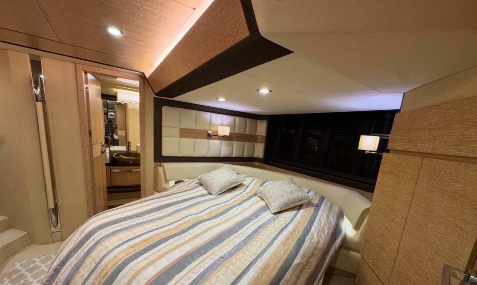 2014 Azimut 64 - Image 25