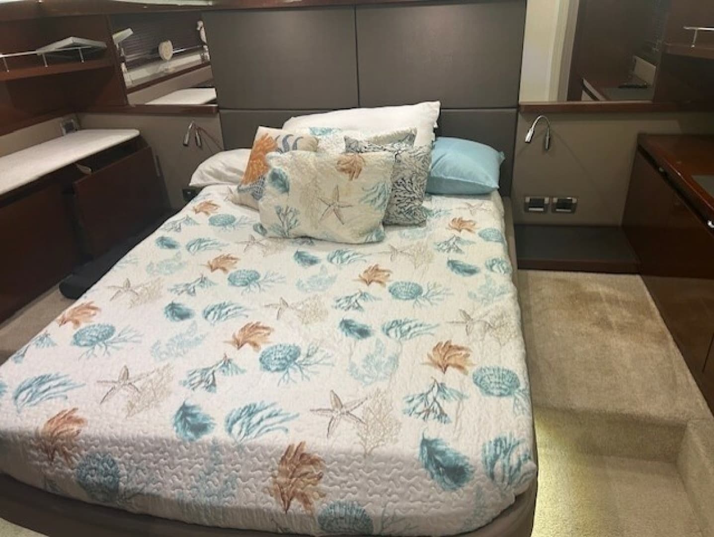2017 Sea Ray 460 FLY - Image 15