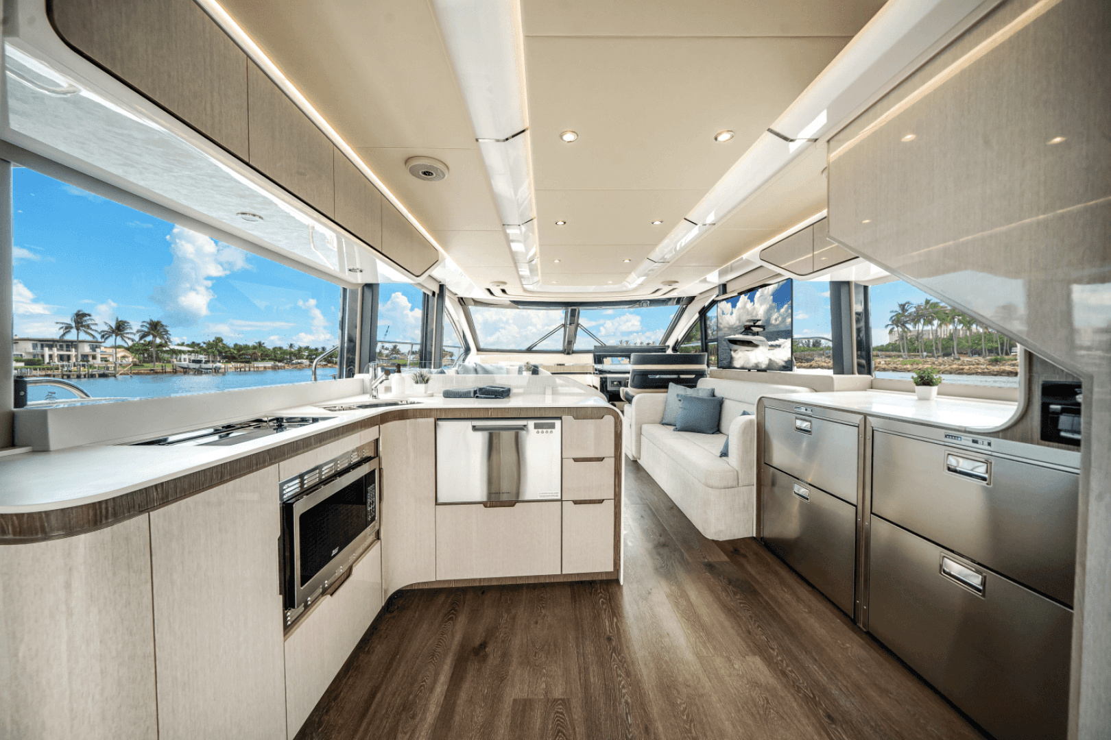 2026 Cruisers Yachts 57 FLY - Image 54