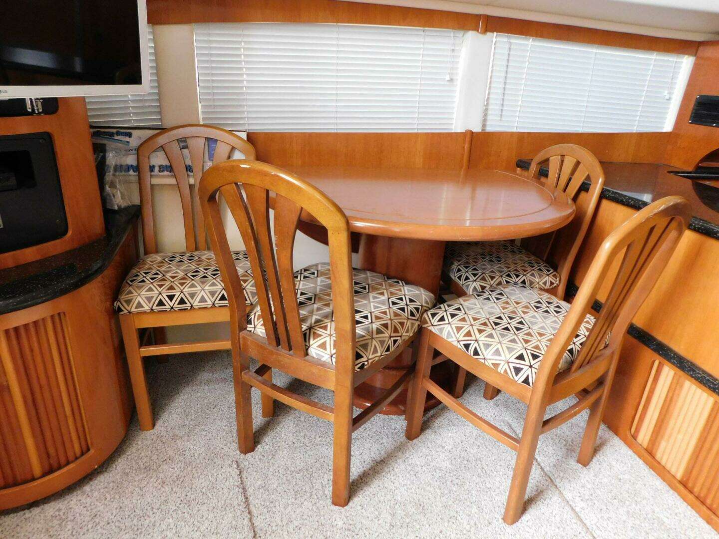 2003 Carver 44 CPMY - Image 52
