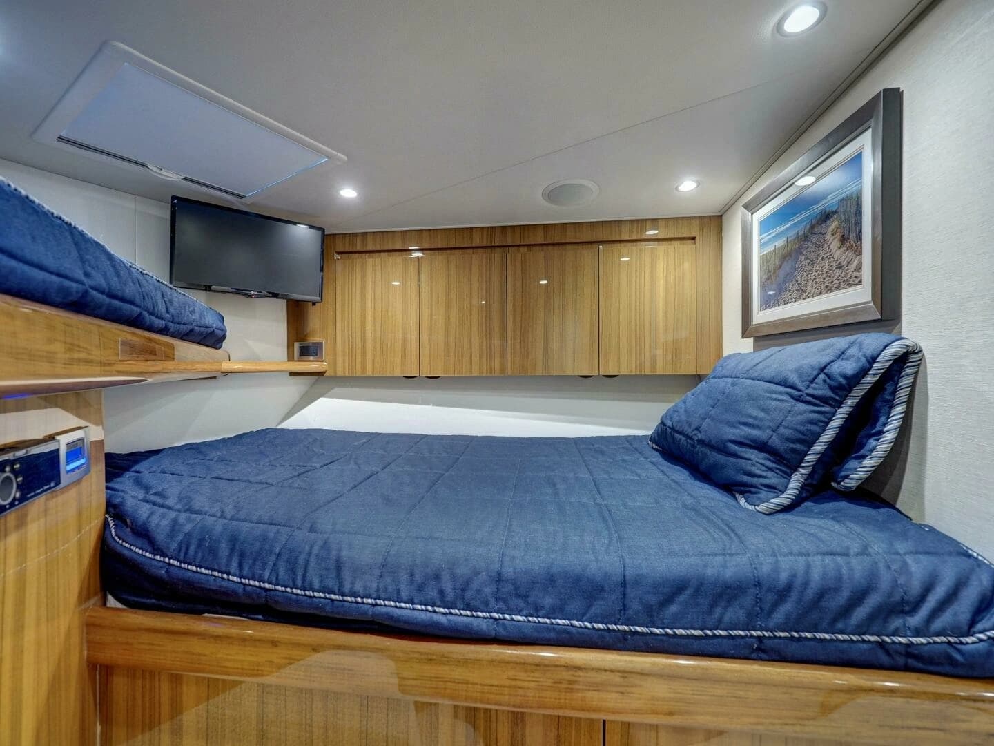 2017 Viking 52 Convertible - Image 21