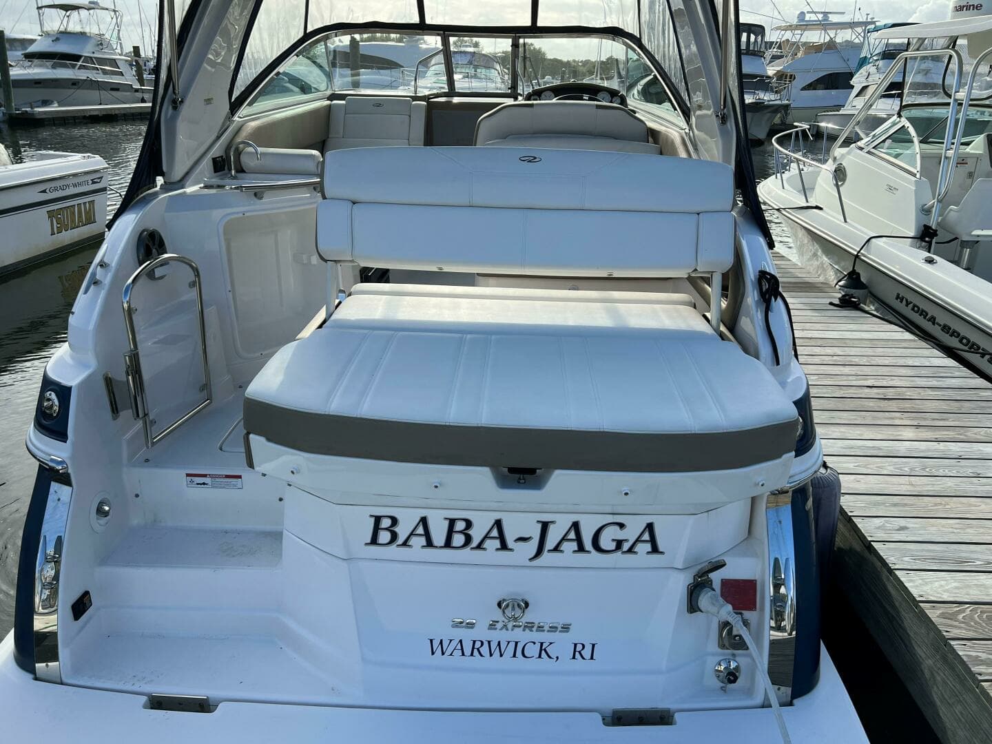 2017 Regal 28 Express - Image 4