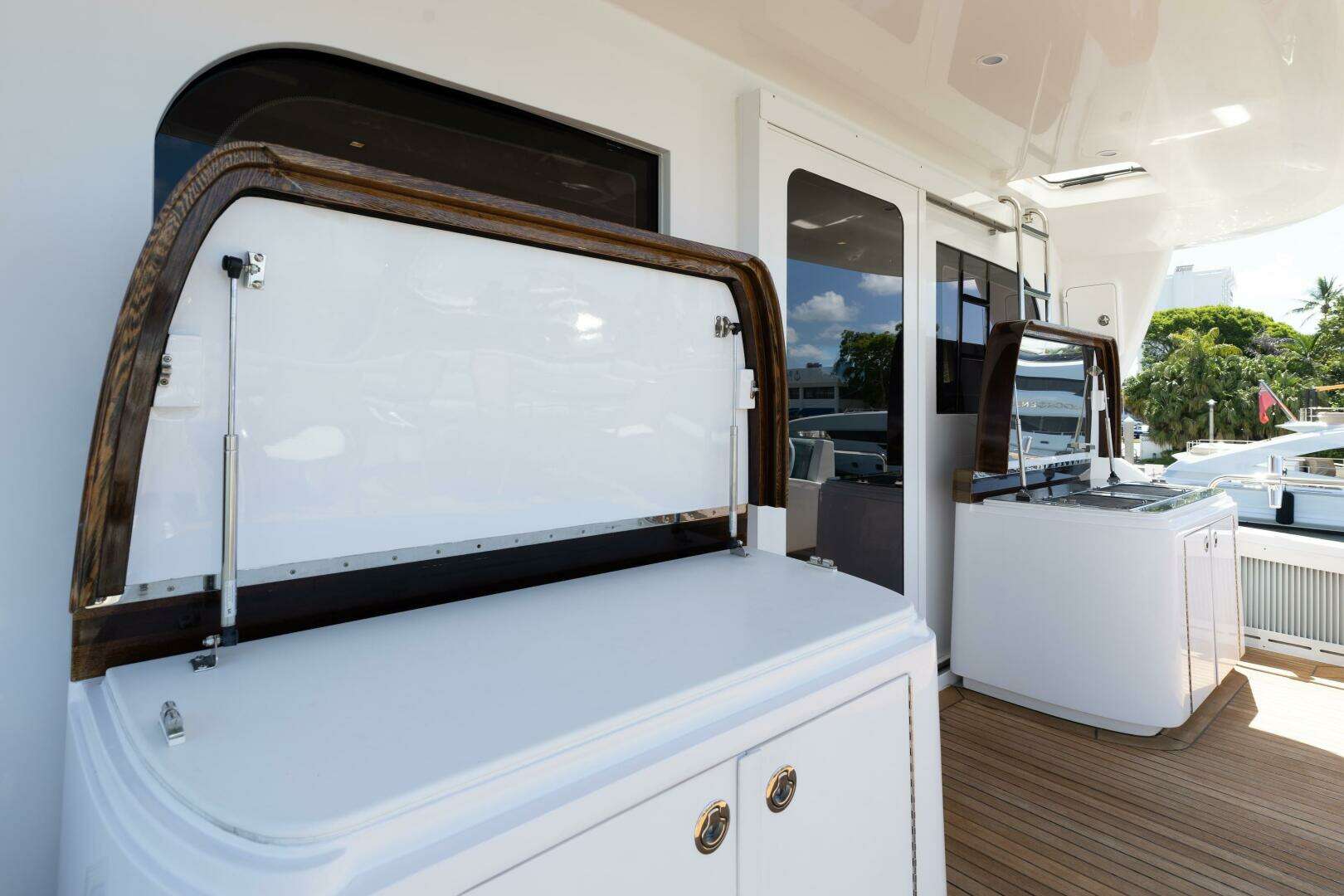 2014 Hatteras 80 - Image 73