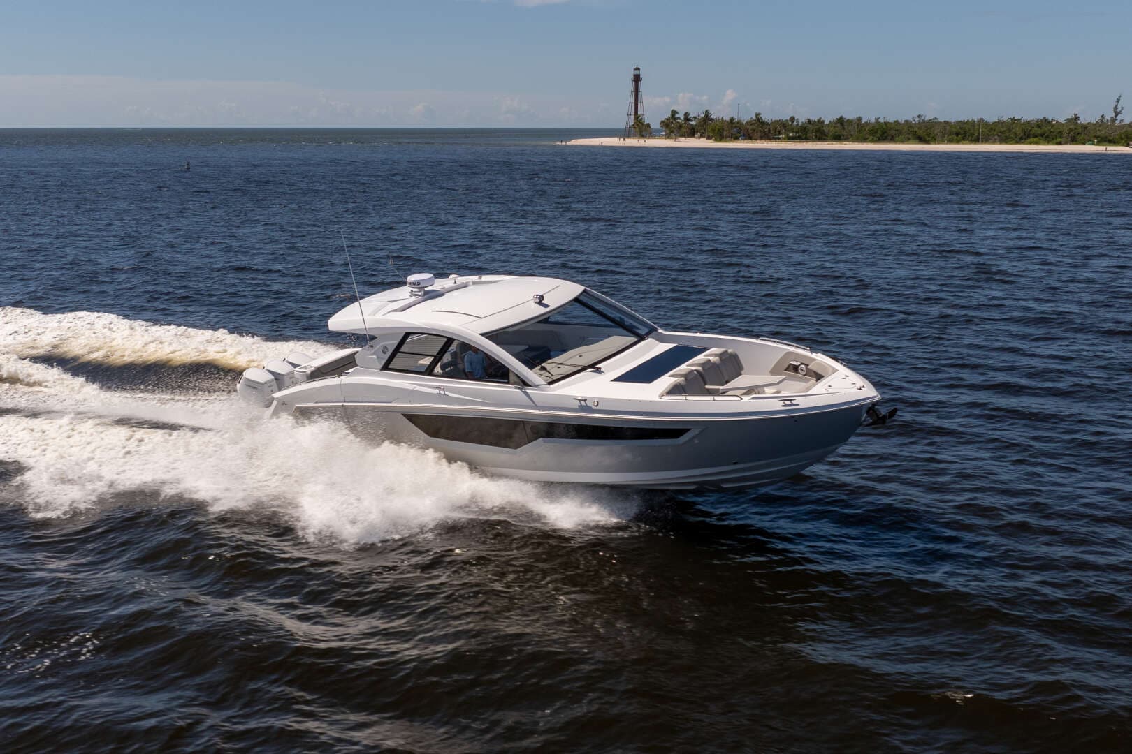 2026 Cruisers Yachts 50GLS OB - Image 42