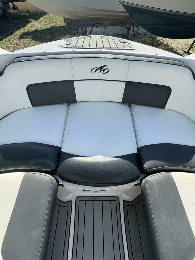 2020 Monterey M45 - Image 12