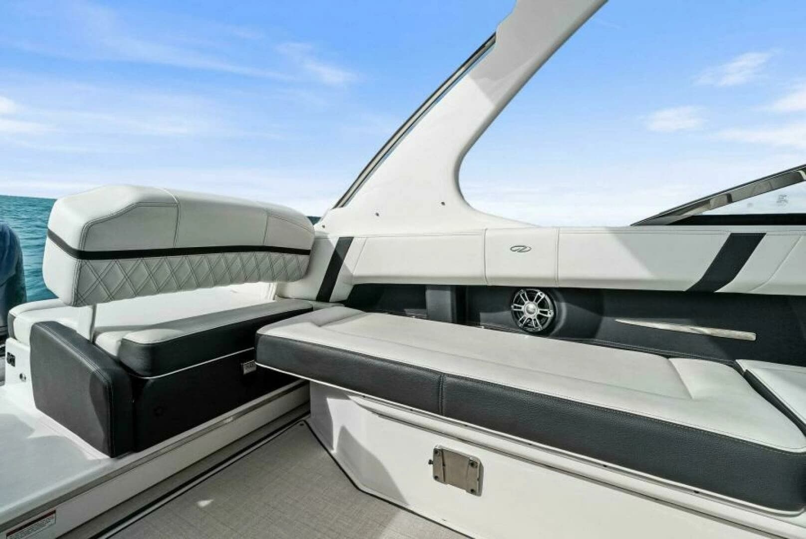 2023 Regal 29 OBX - Image 9