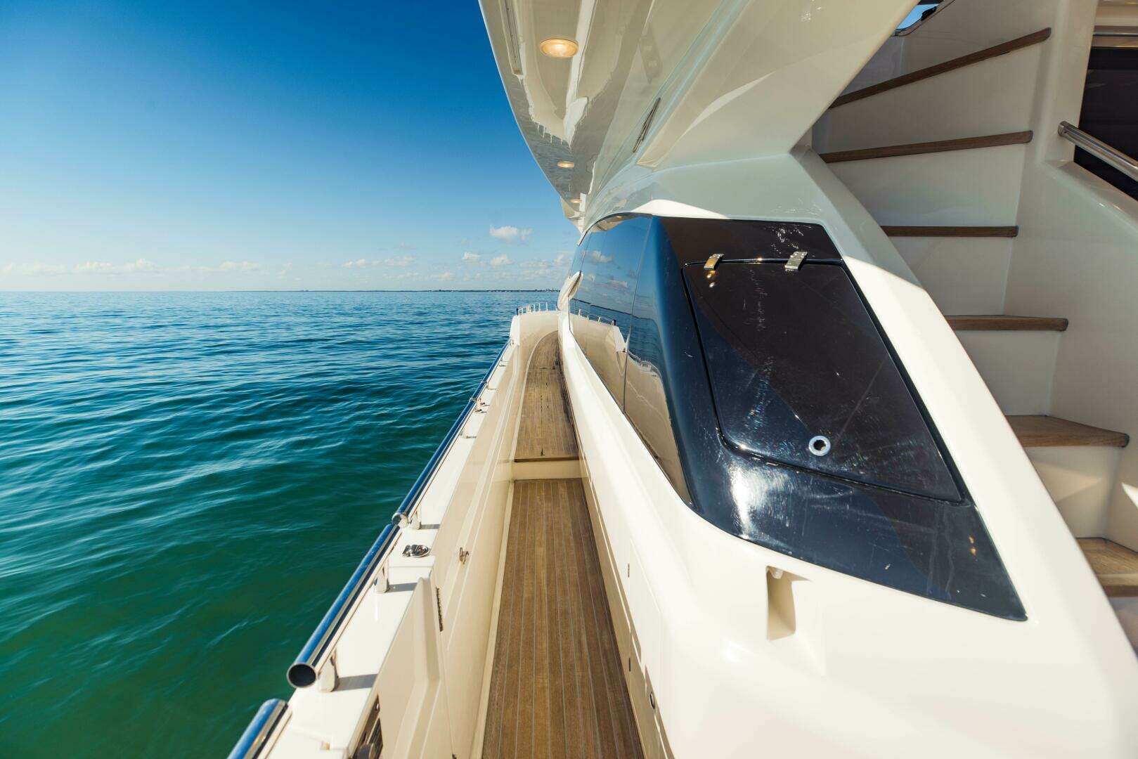 2017 Ferretti Yachts 750 - Image 23