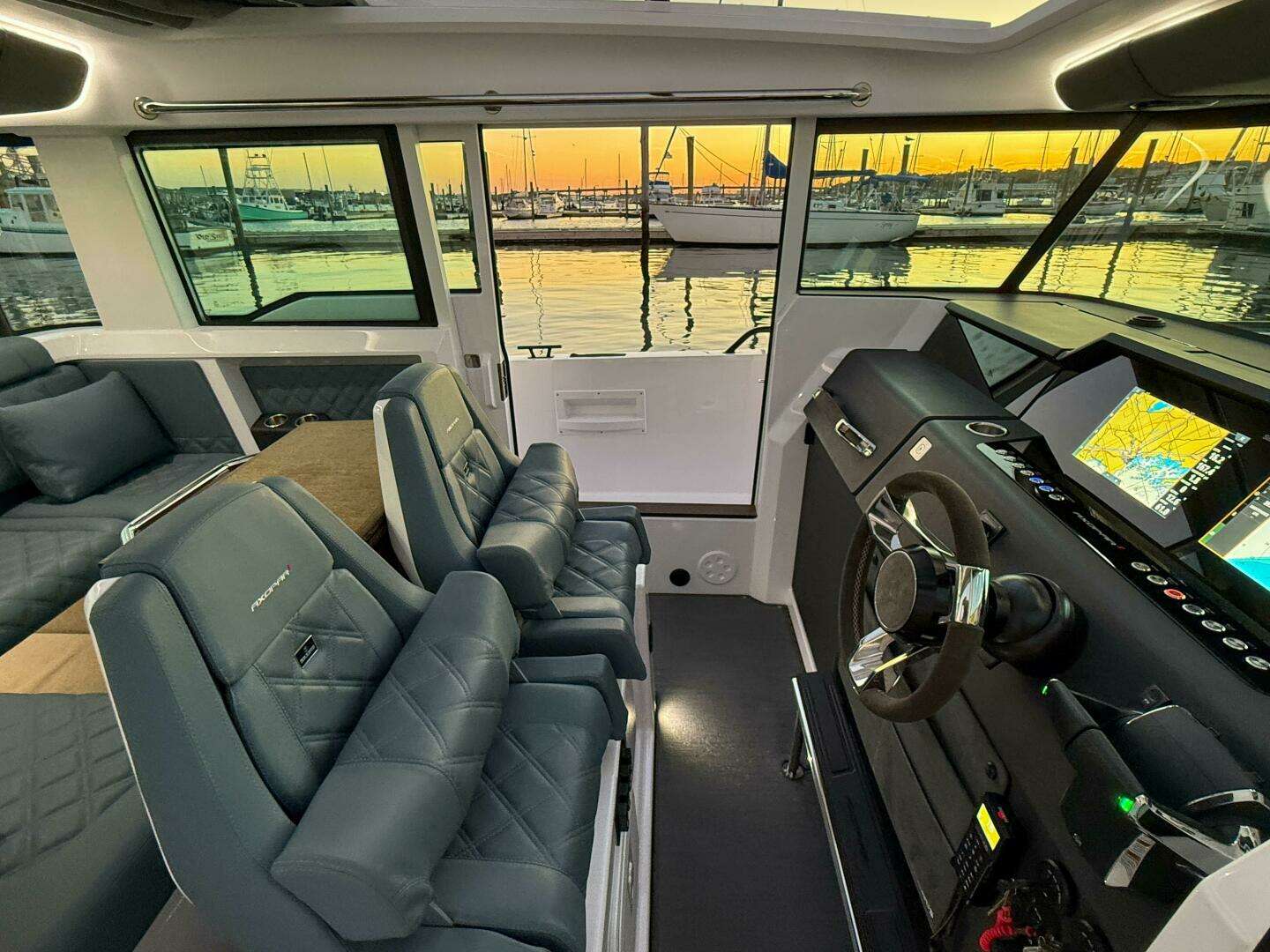 2022 Axopar 37 XC Cross Cabin - Image 22
