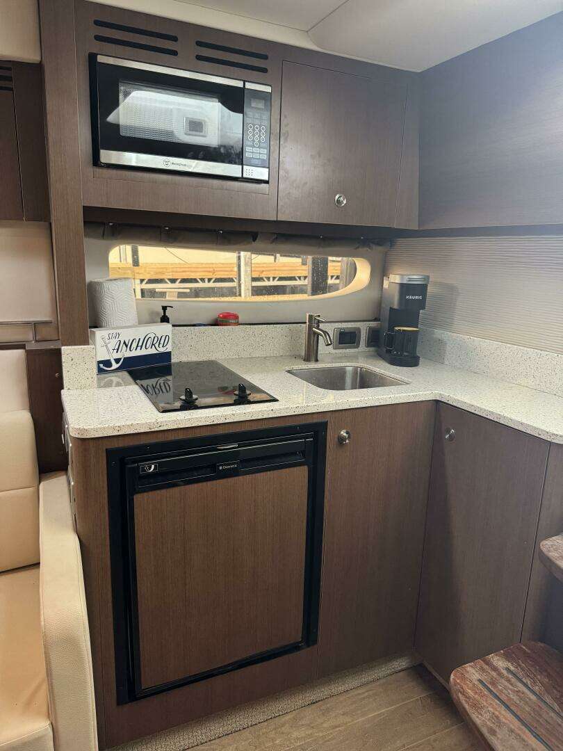 2016 Sea Ray 350 Sundancer - Image 109