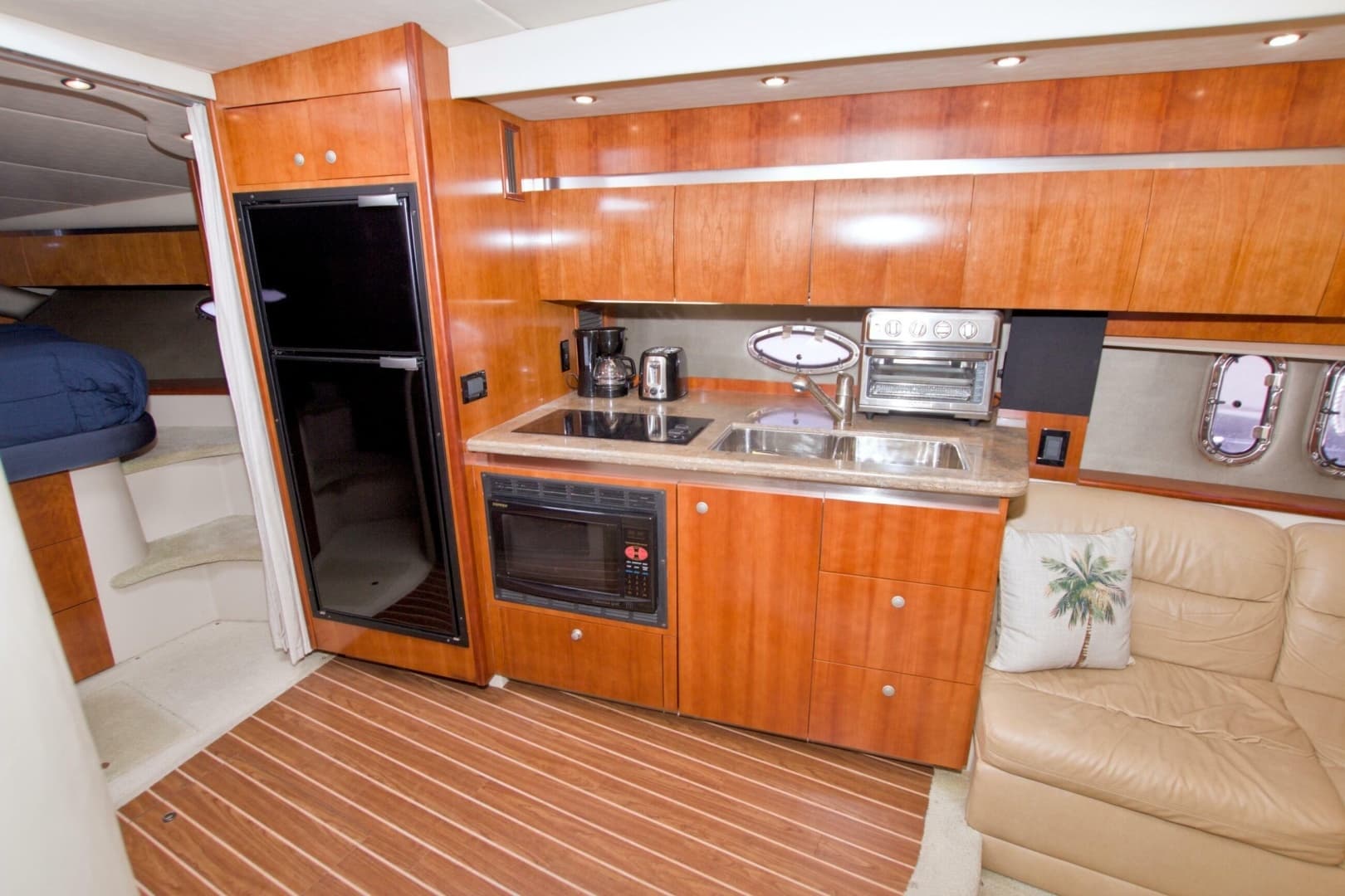 2008 Cruisers Yachts 420 Express - Image 43
