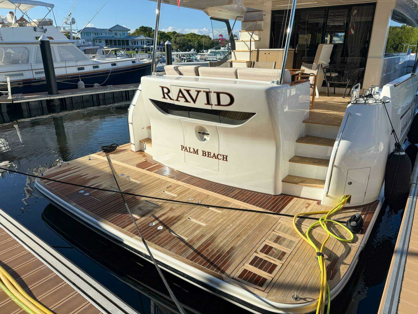 2023 Sirena 68 - Image 5
