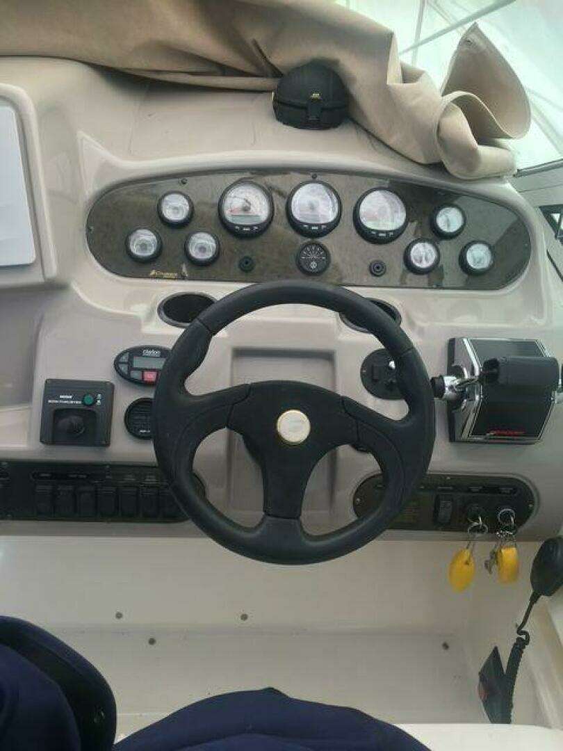 2004 Cruisers Yachts 340 Express - Image 15