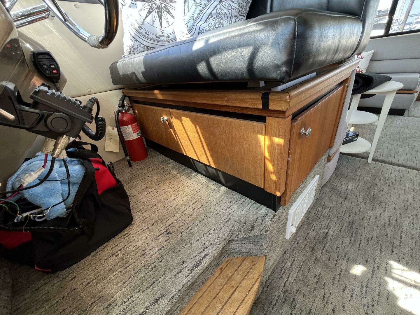 1996 Bayliner 3788 Command Bridge - Image 38