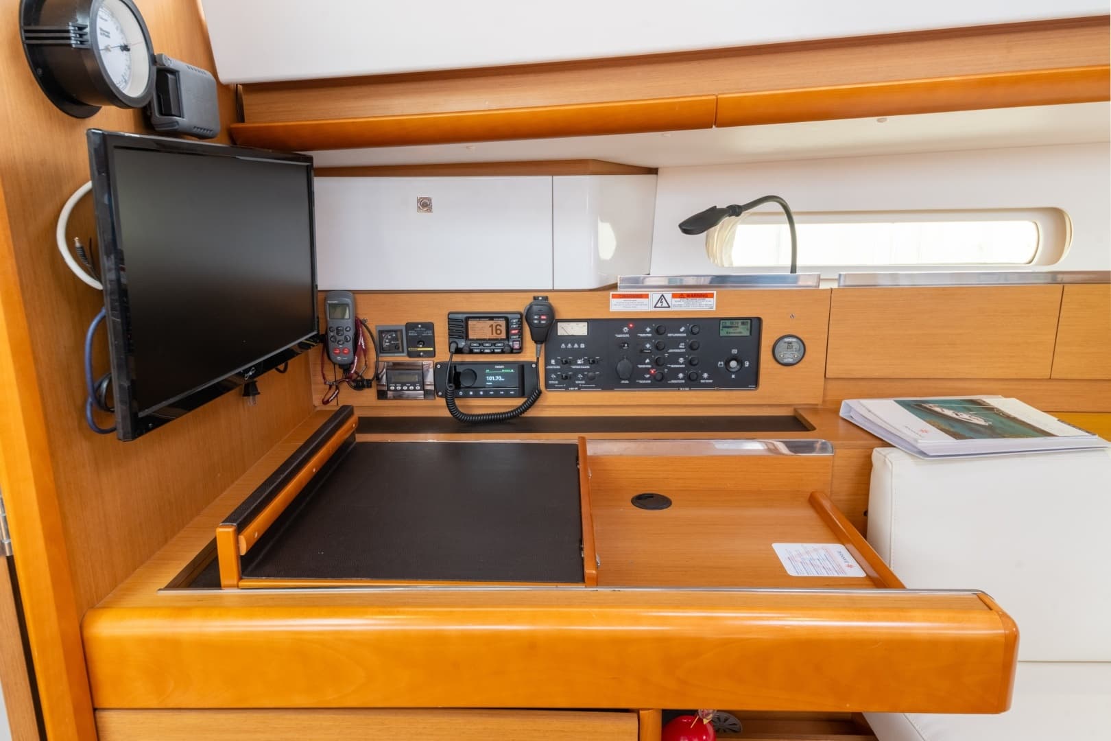 2015 Jeanneau 41 DS - Image 30