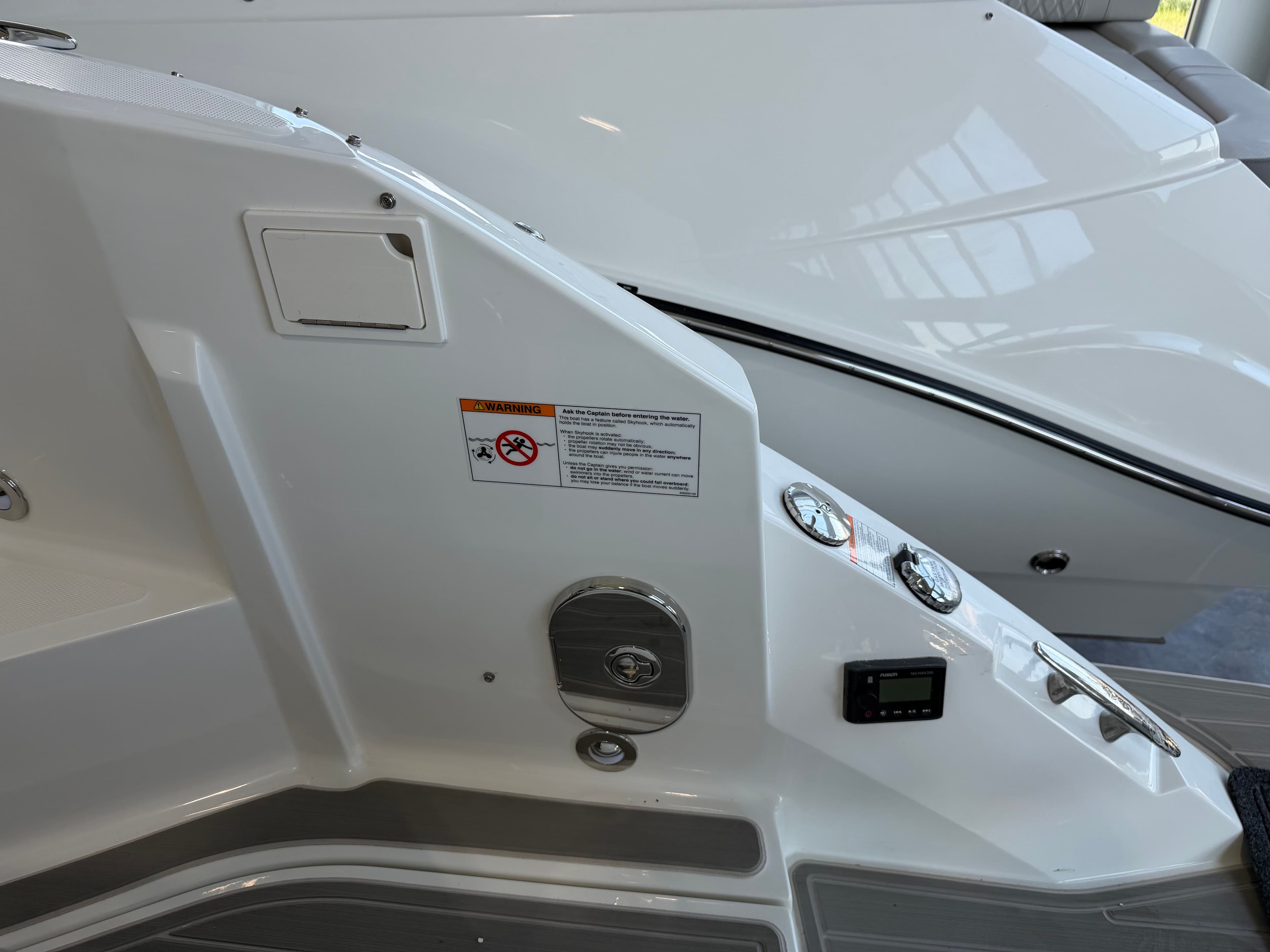 2026 Sea Ray Sundancer 320 - 11