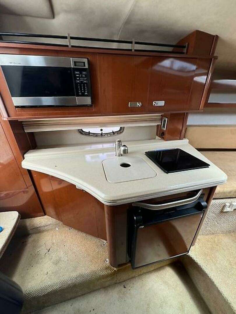 2011 Sea Ray 280 Sundancer - Image 14