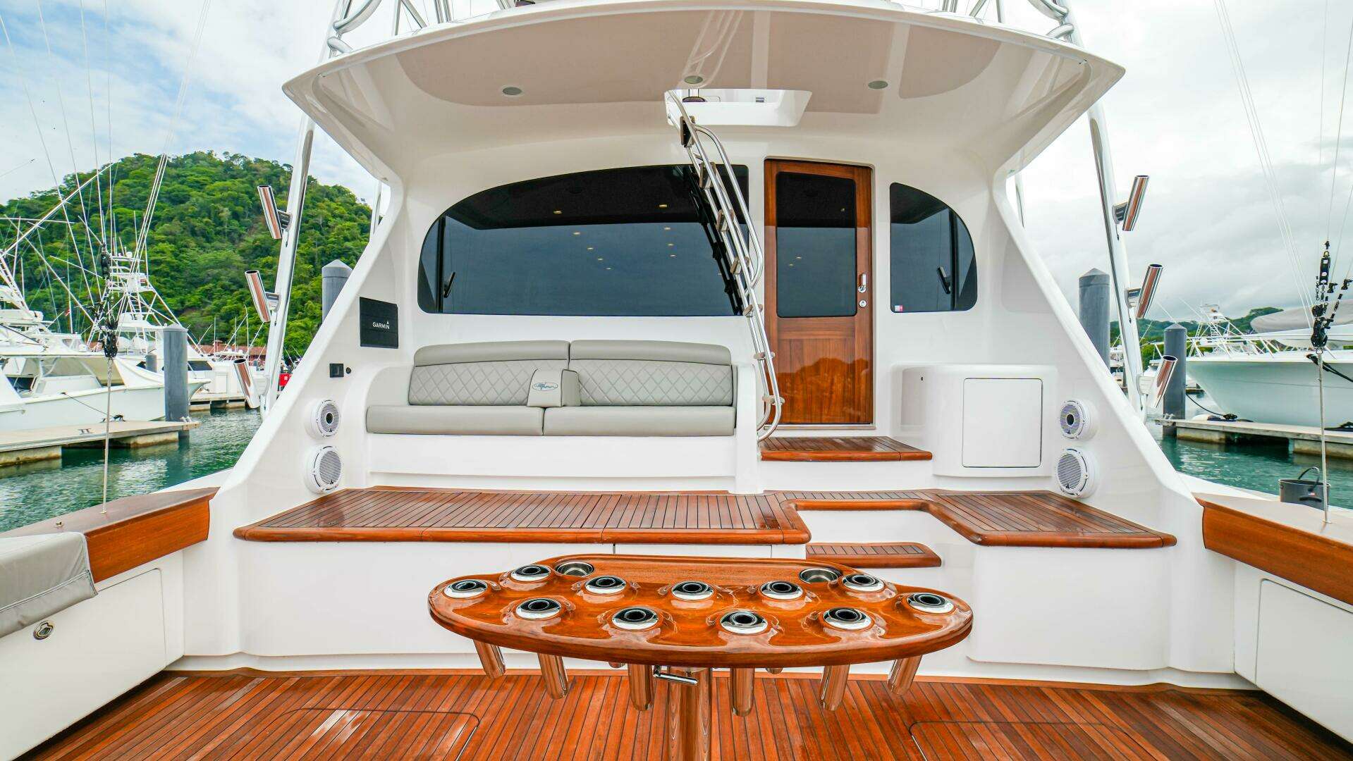 2023 Viking 72 Convertible - Image 6