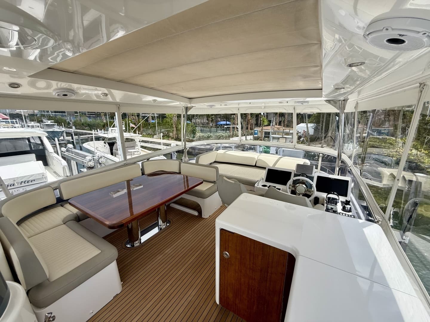 2020 Azimut Magellano 66 - Image 16