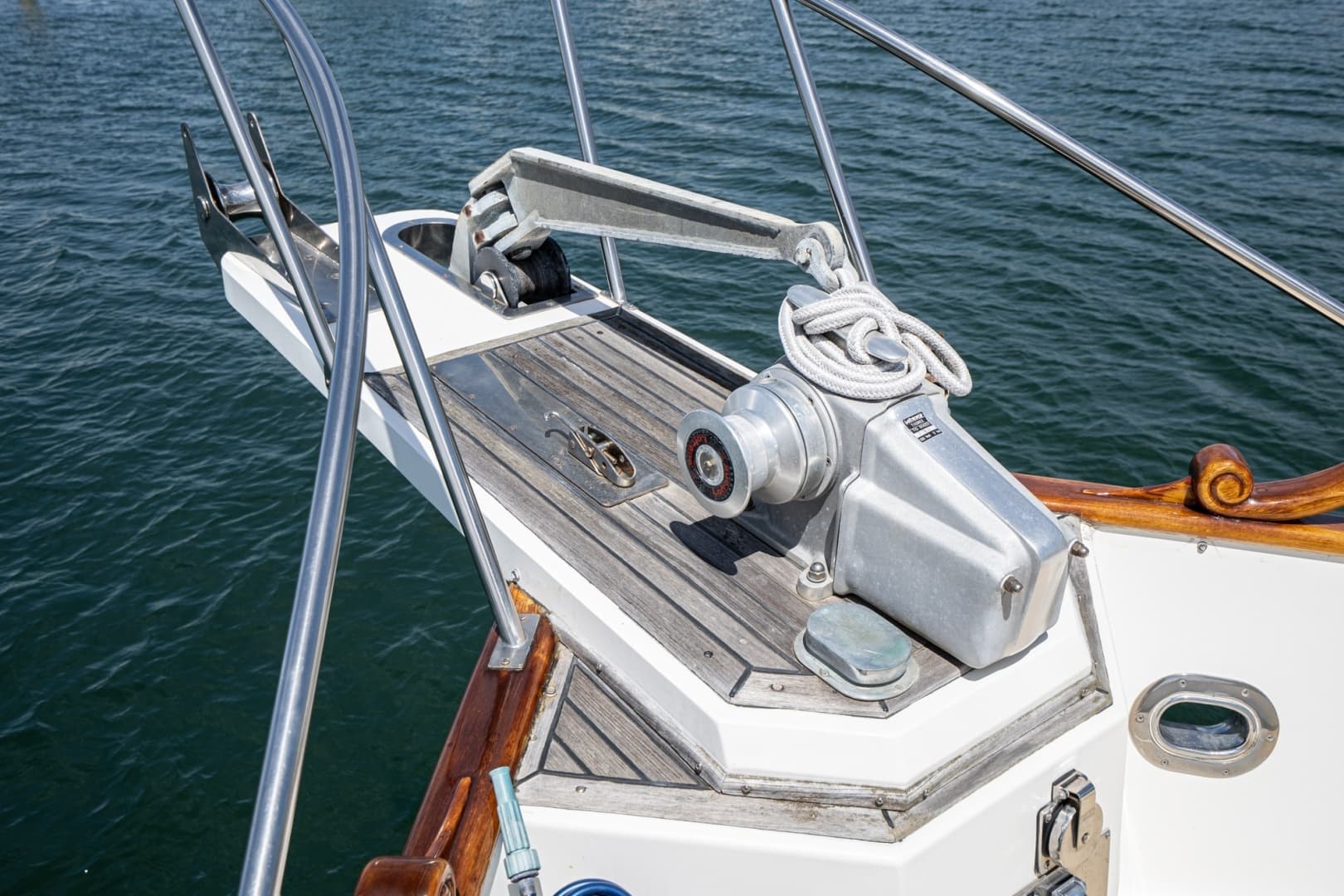1987 Grand Banks 47 motoryacht - Image 12