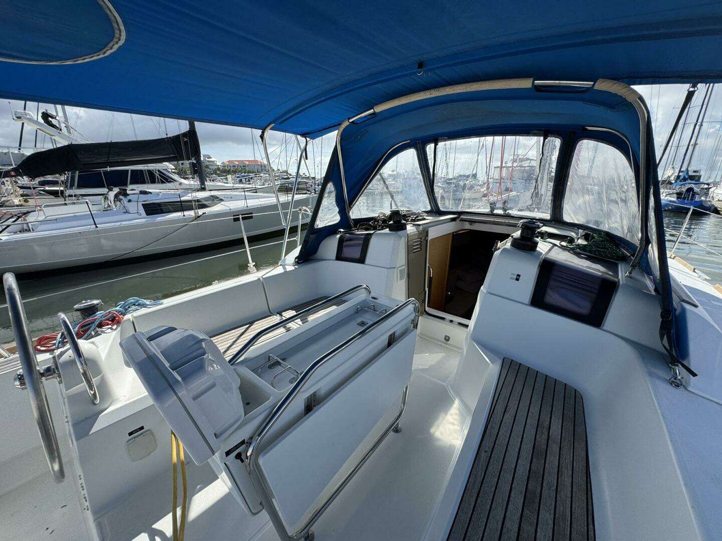 2018 Jeanneau Sun Odyssey 389 - Image 21