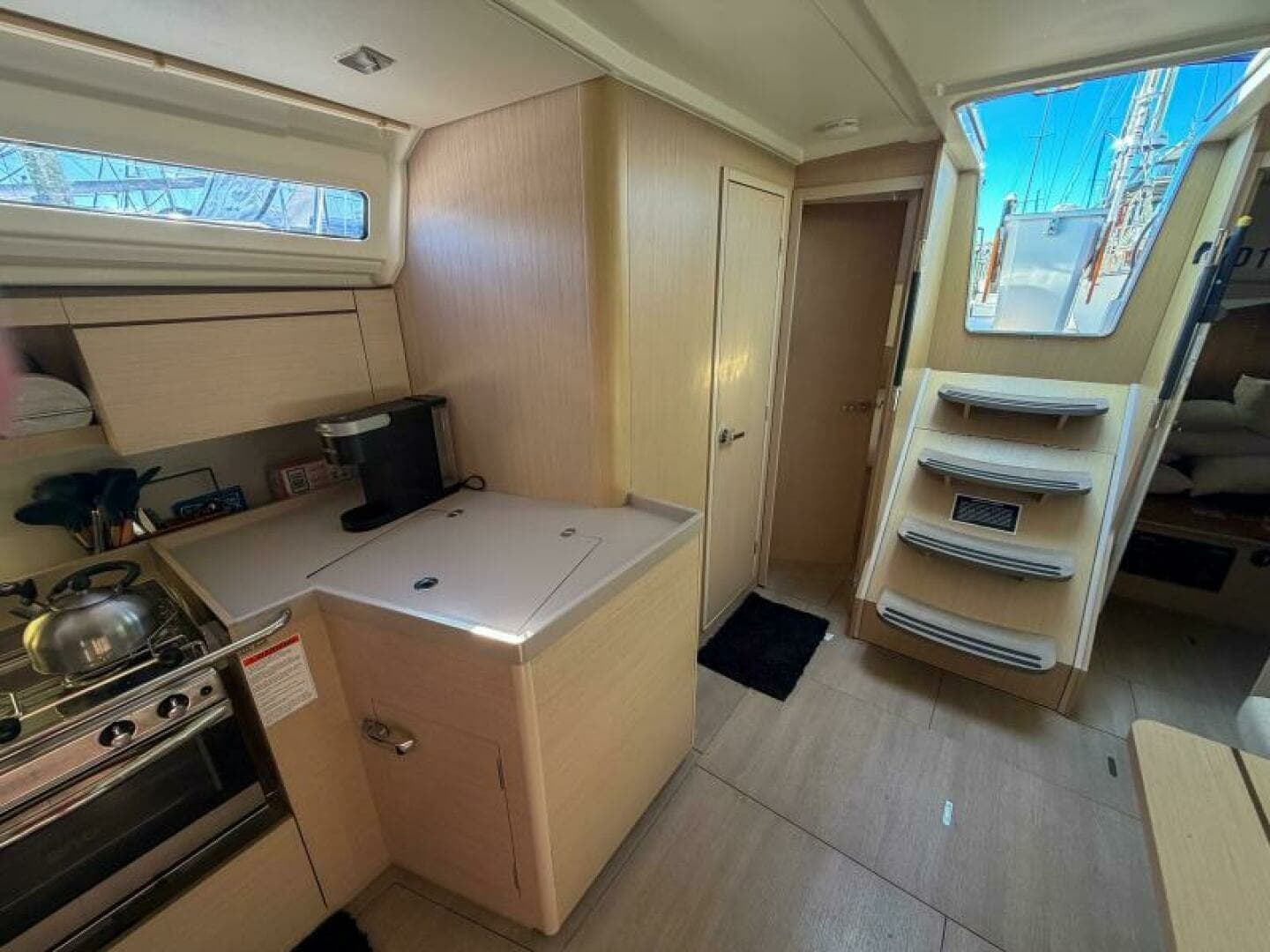 2022 Beneteau 40.1 - Image 5
