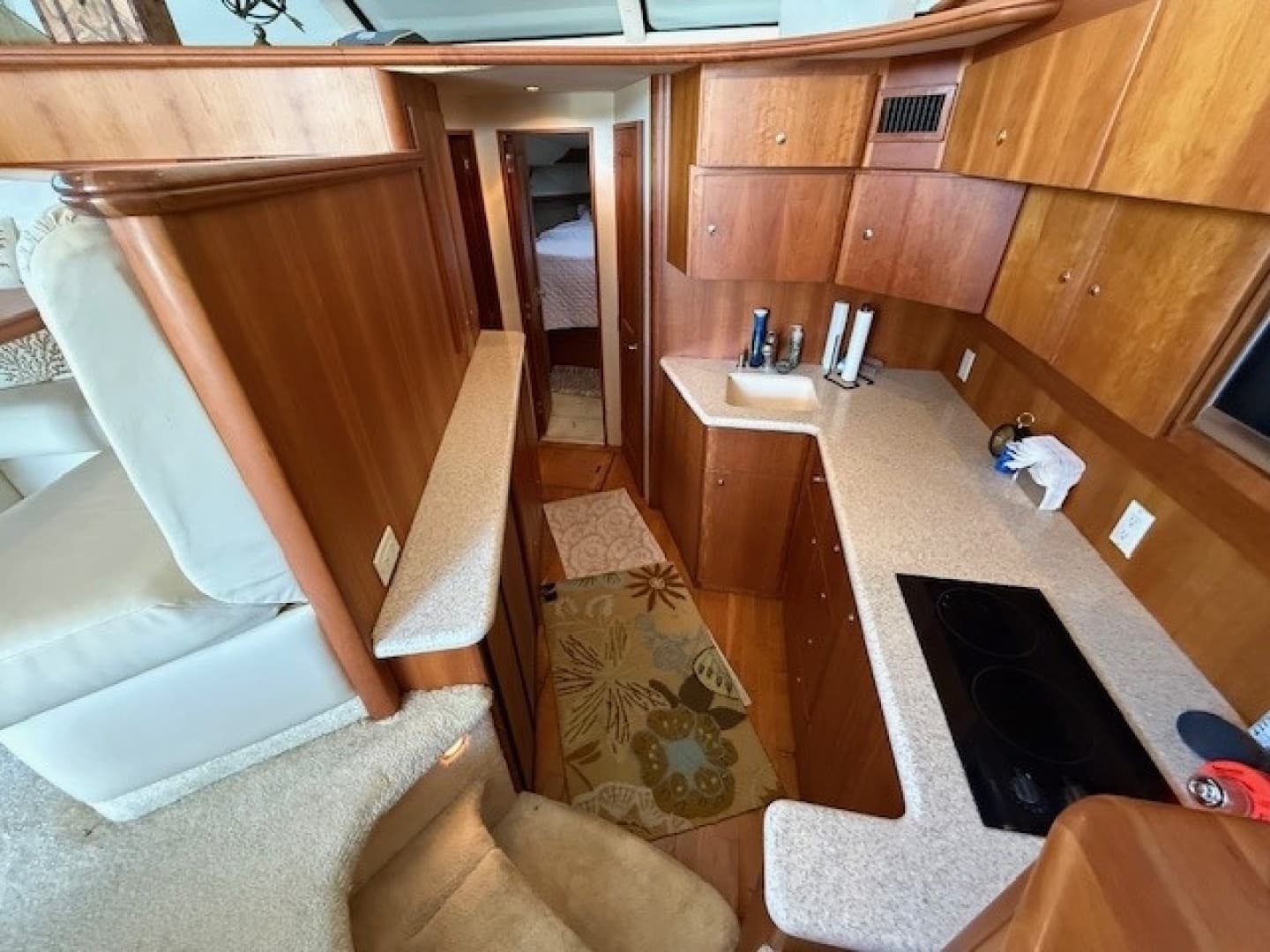 2001 Silverton 42 Convertible - Image 27