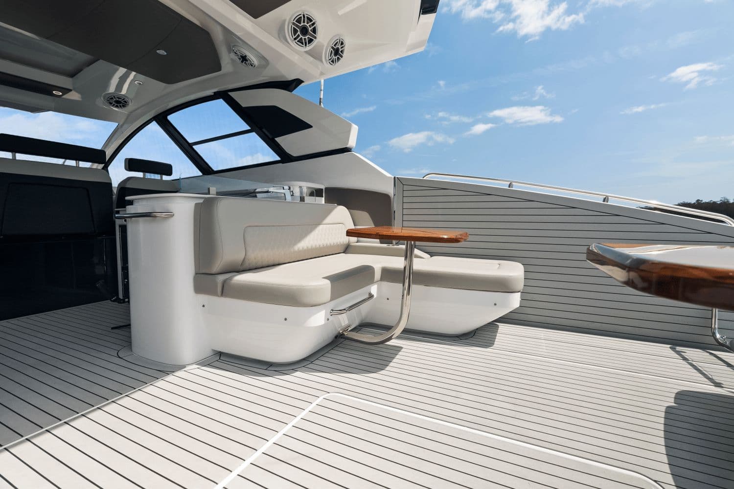 2026 Cruisers Yachts 50 GLS - 56