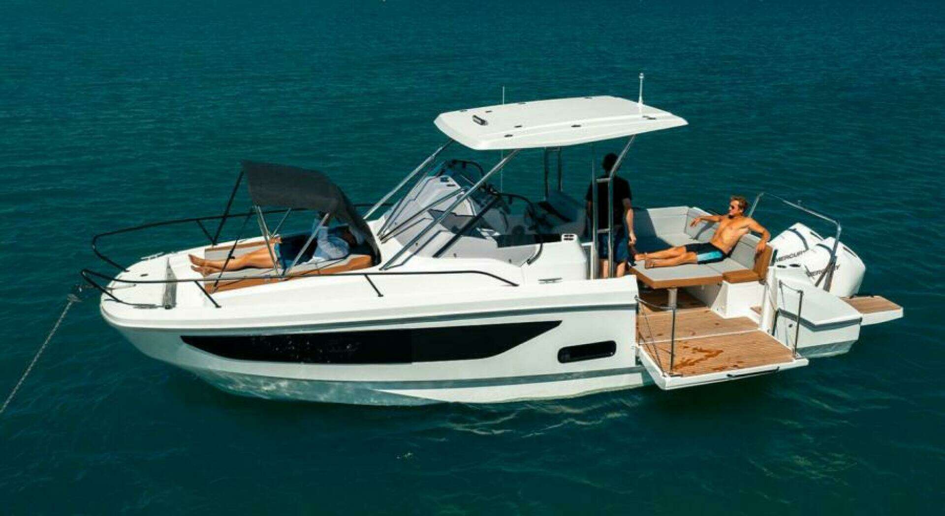 2025 Beneteau Flyer 9 SunDeck - Image 4