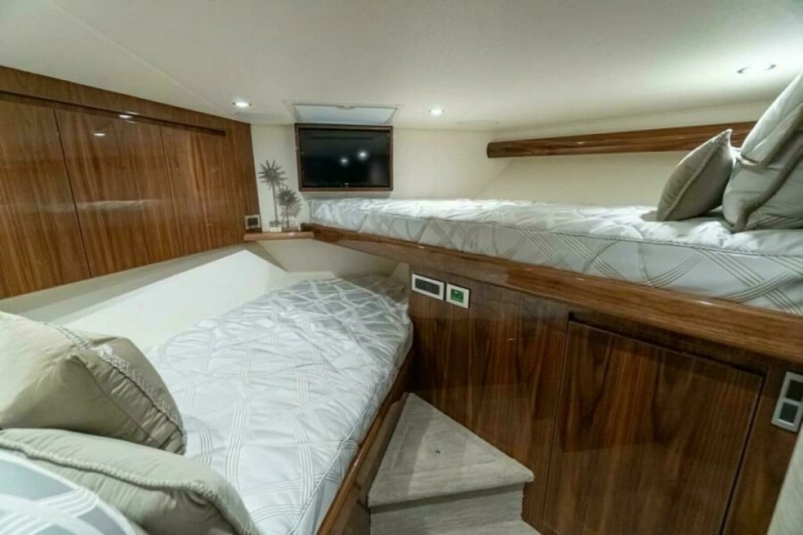 2027 Viking 54 Convertible - Image 9