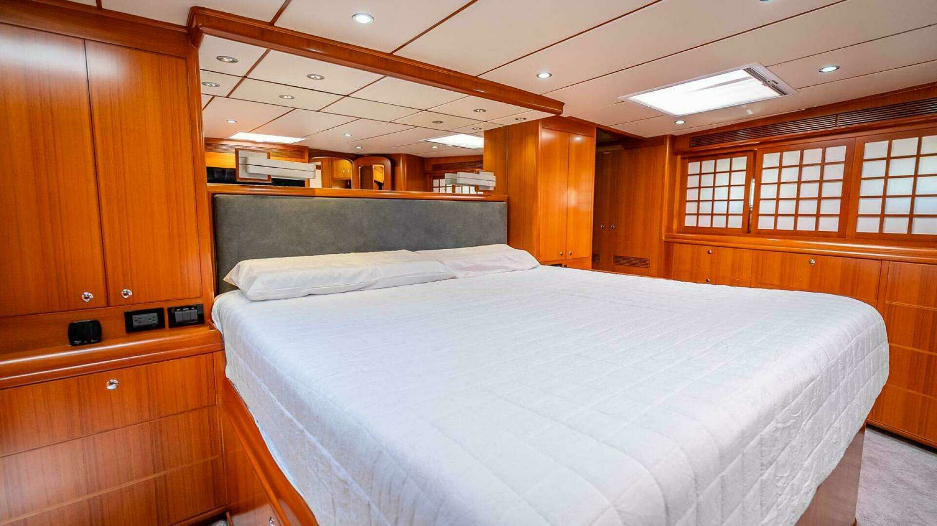 2009 Nordhavn 76 - Image 32