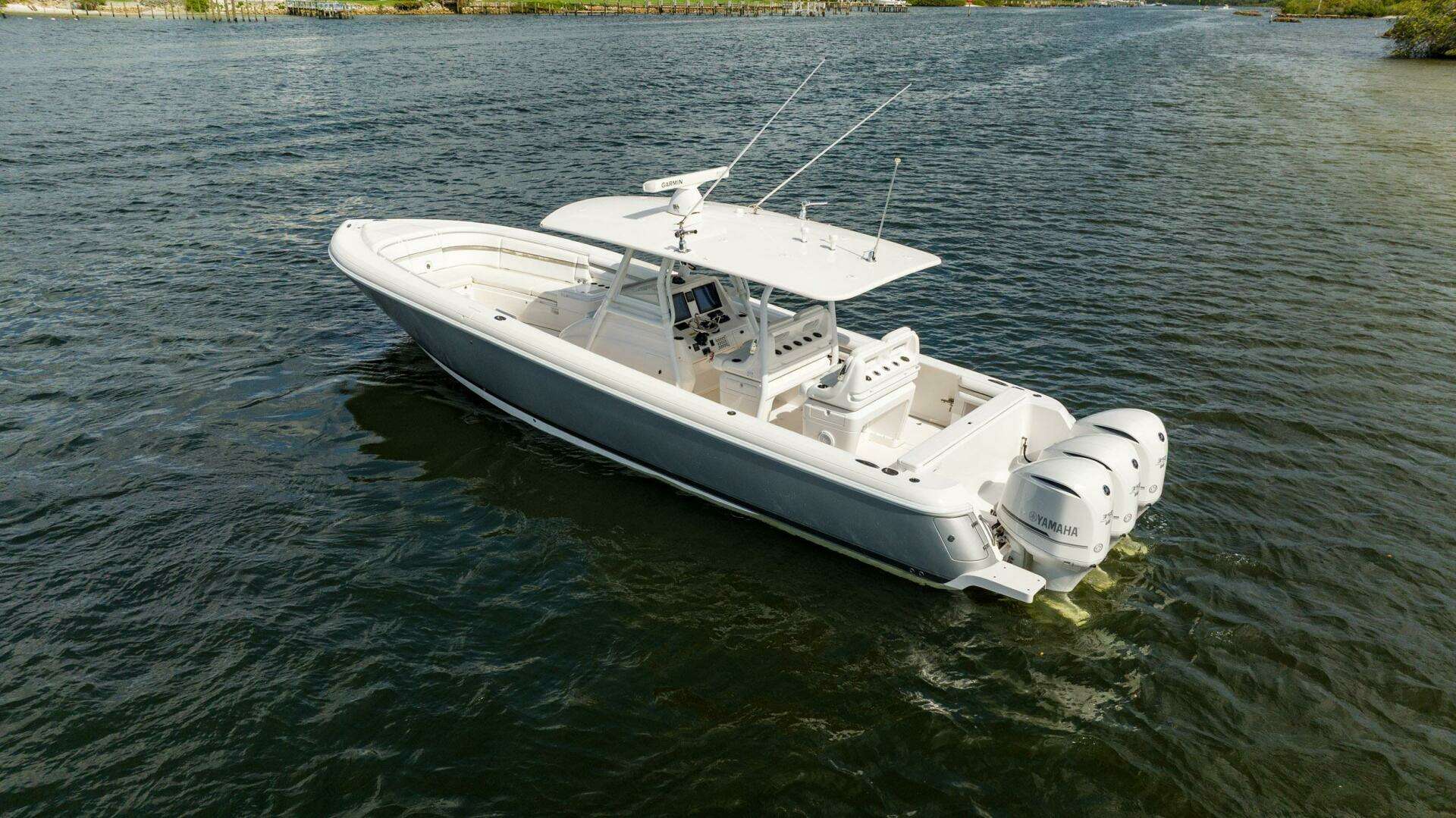 2015 Intrepid 375 CC - Image 3