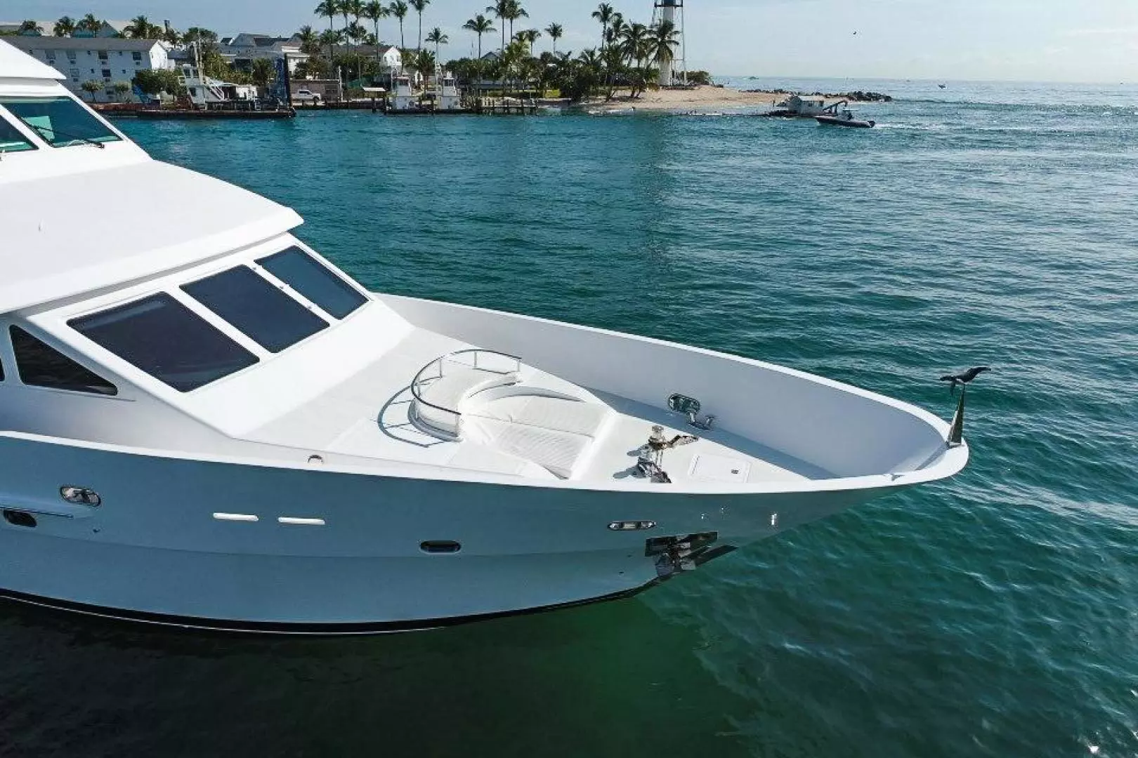 2002 President 100 Motor Yacht - Image 3