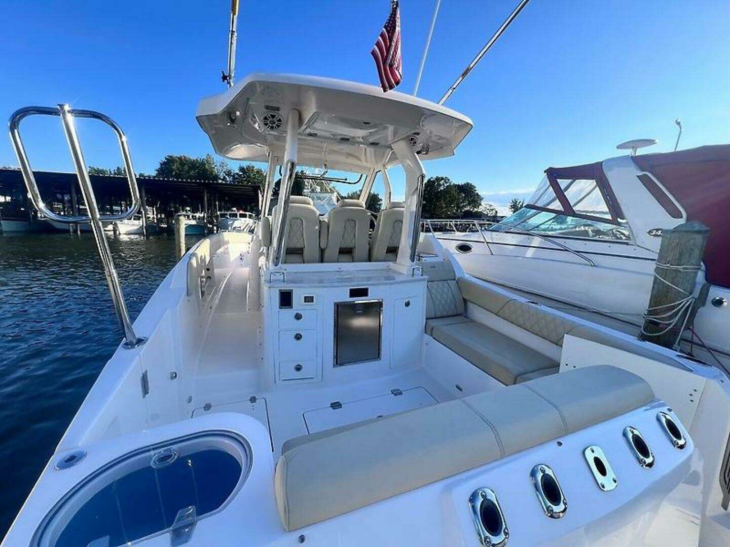 2019 Regal 33 SAV - Image 30