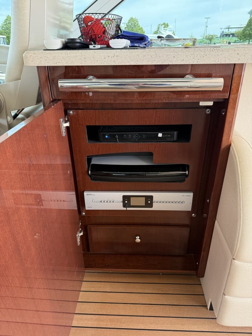 2009 Sea Ray 60 Sundancer - Image 29