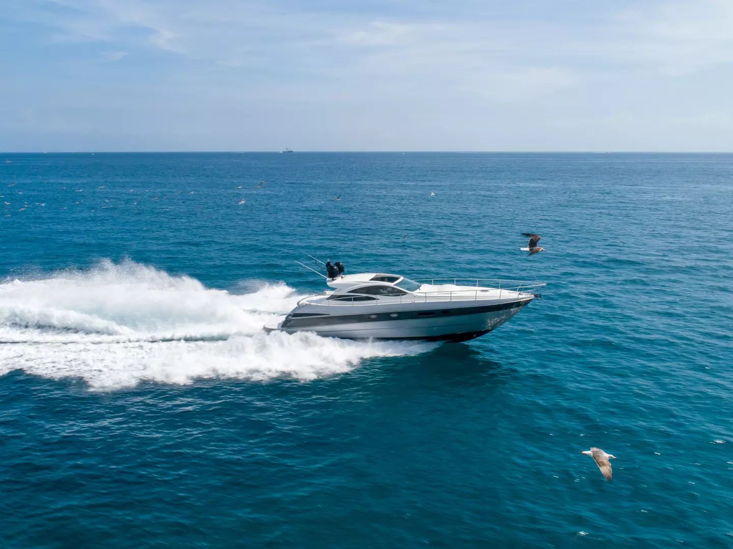 2004 Pershing Express - Image 7