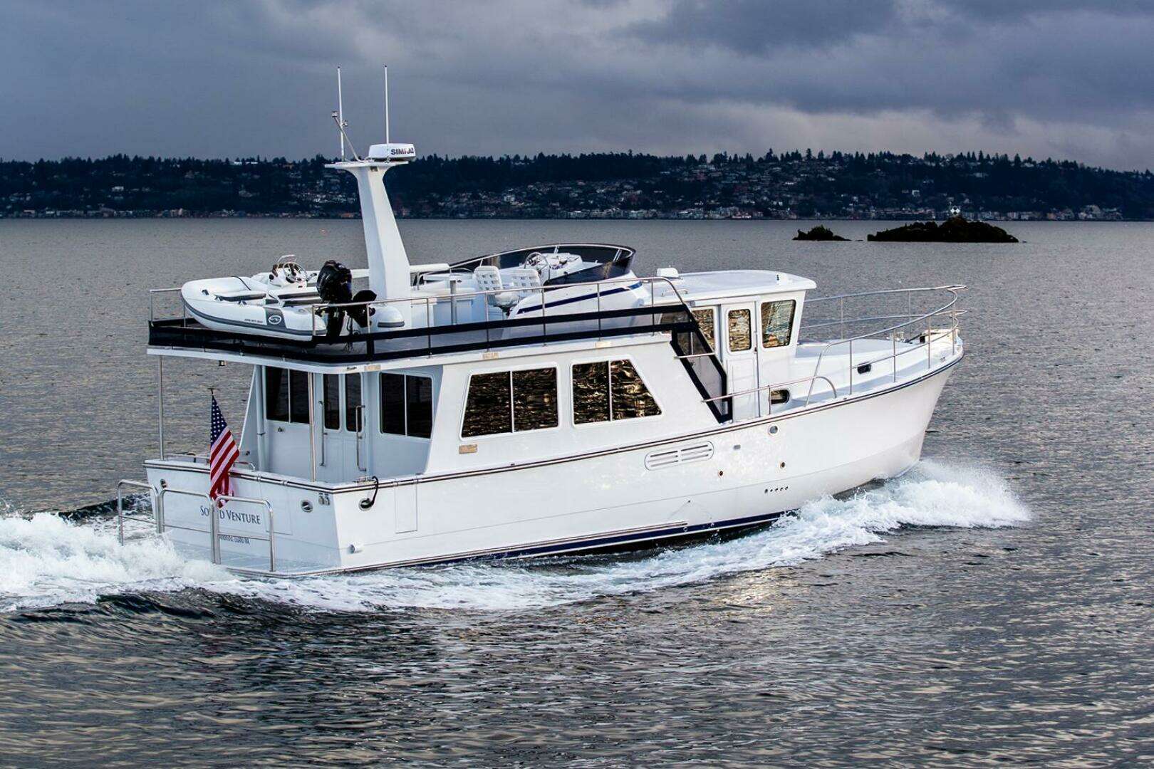2026 Helmsman Trawlers 43E Pilothouse - Image 9