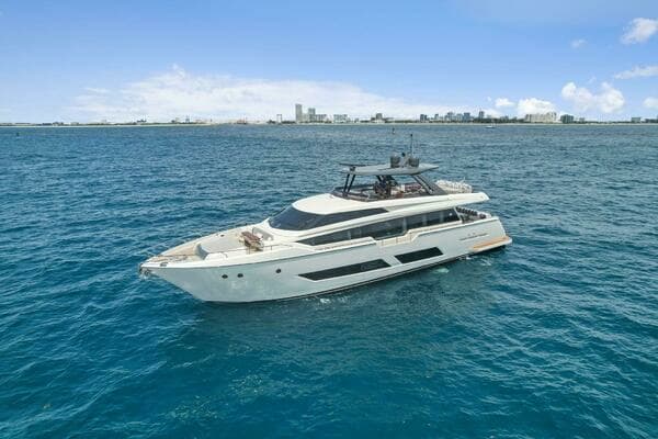 2021 Ferretti Yachts 850