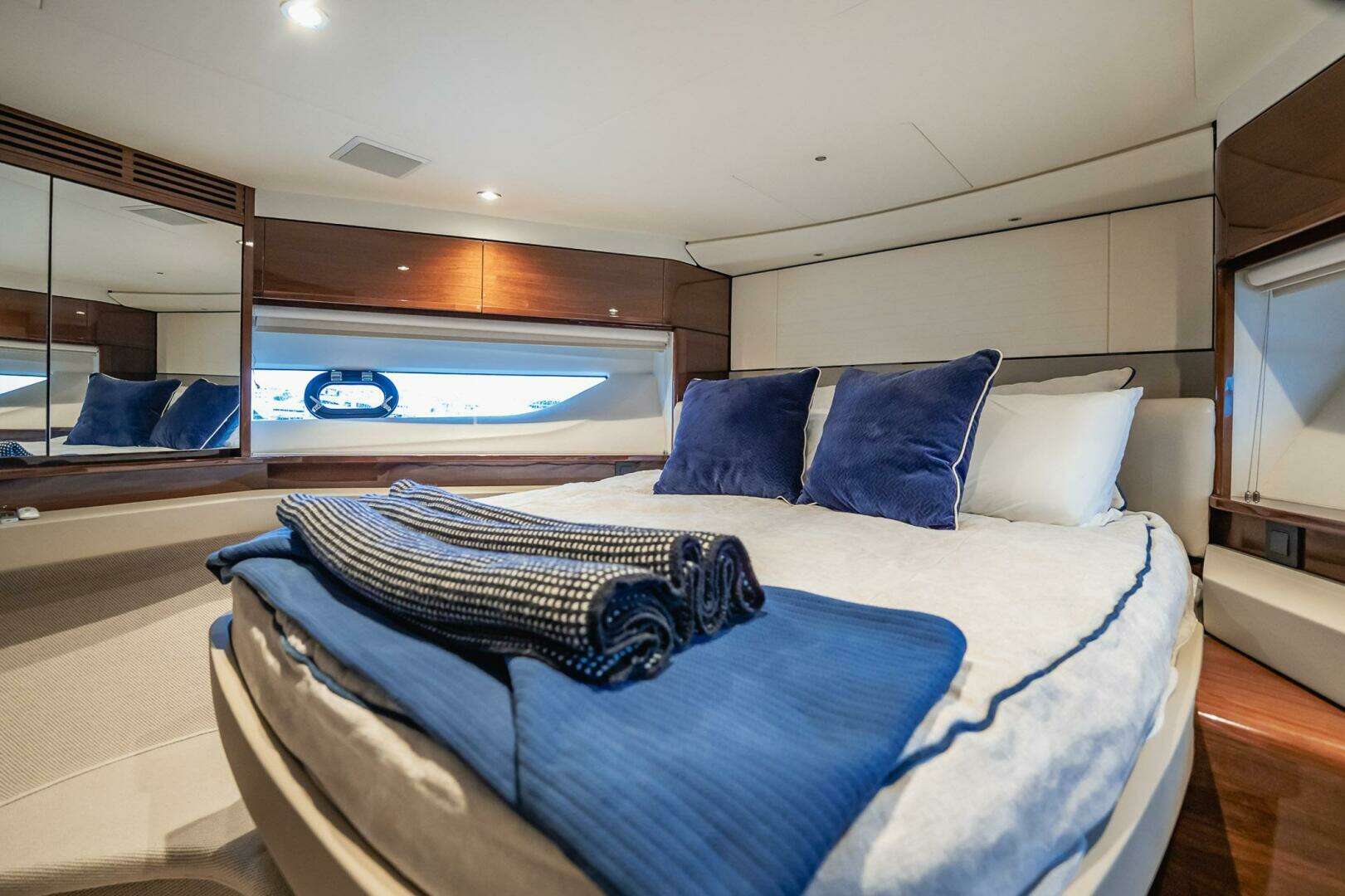 2019 Princess F55 - Image 20
