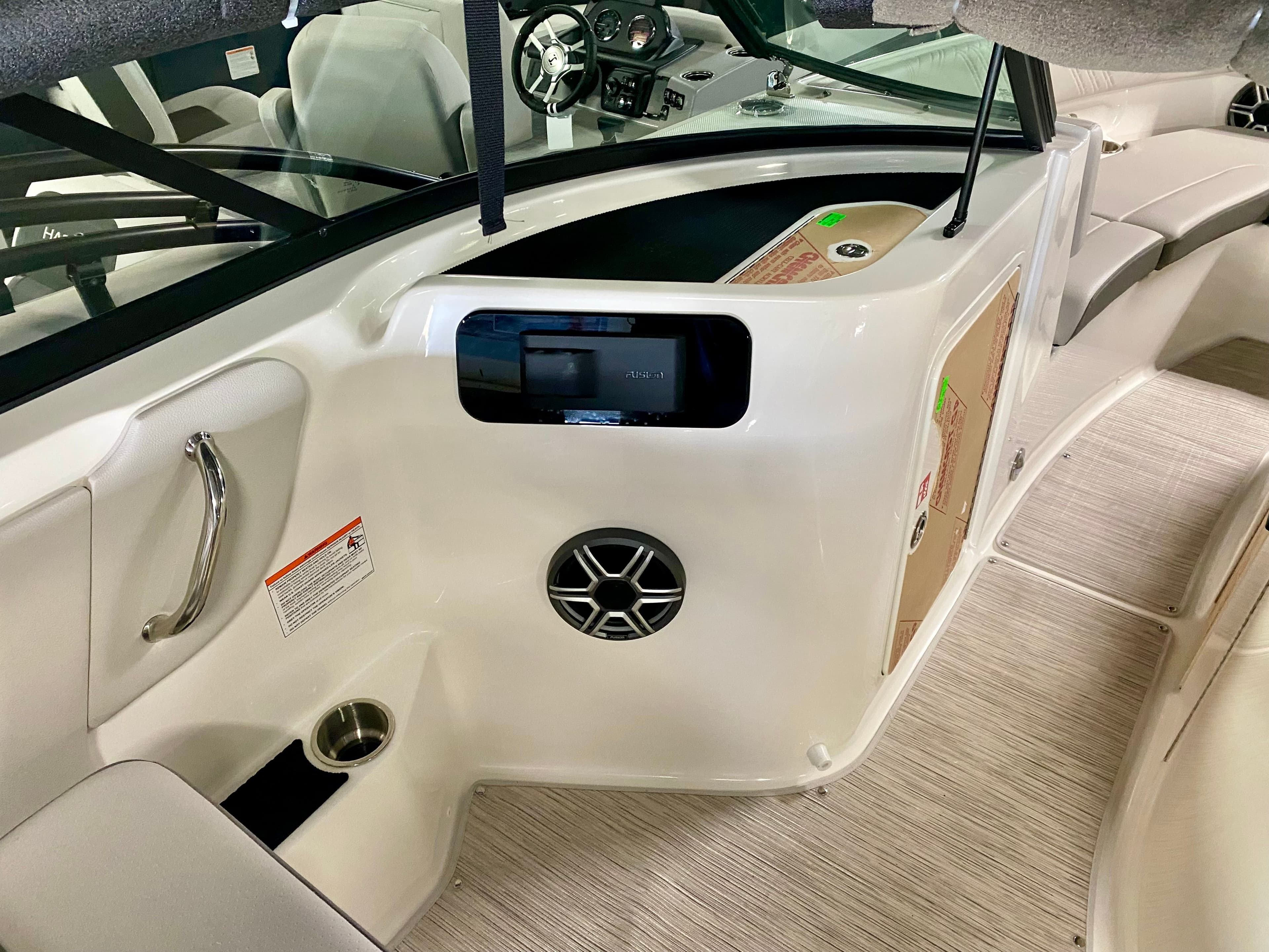 2026 Sea Ray SDX 230 - 15
