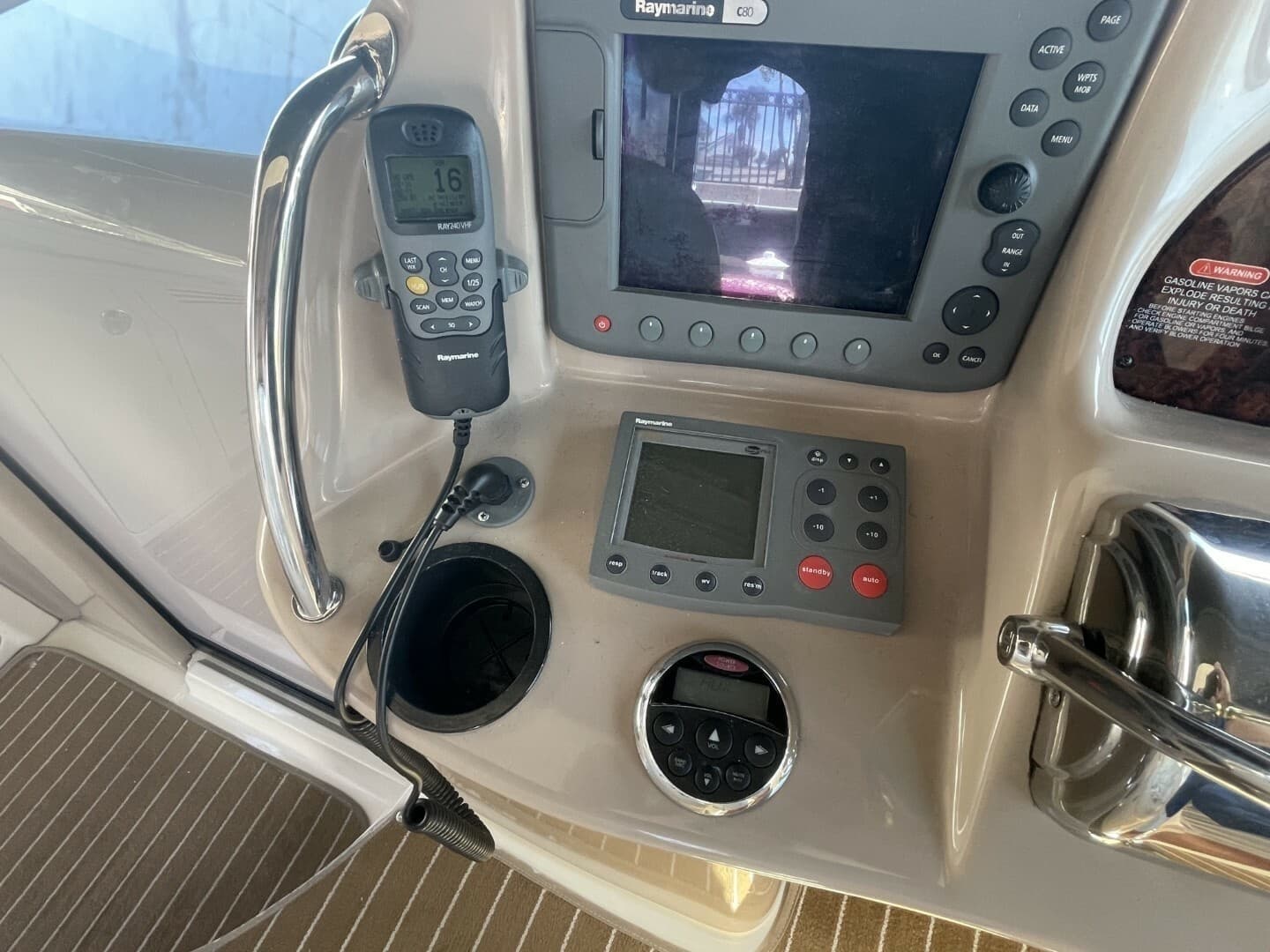 2006 Sea Ray 360 Sundancer - Image 19
